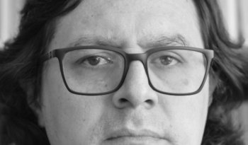 Alejandro Arteaga gana el Premio Xavier Villaurrutia 2025 por 'Sala de máquinas'