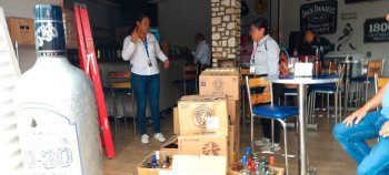 Aseguran 900 bebidas alcohólicas en operativos contra venta clandestina en Ocampo y San