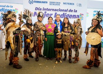 Gobernadora de Guanajuato conmemora Día de la Mujer Indígena en Tierra Blanca