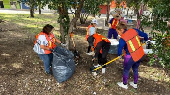 Secretaría de las Mujeres realiza faena en parque de Lomas de San Miguel