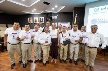 148 taxistas de Oaxaca reciben tarjetones tras capacitarse en género y primeros auxilios