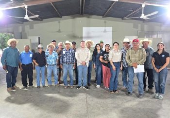 Capacitan a ganaderos de Baja California Sur ante riesgo de gusano barrenador