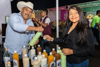 Encuentro Nacional de Mezcal Puebla 2026 vincula a productores con restauranteros