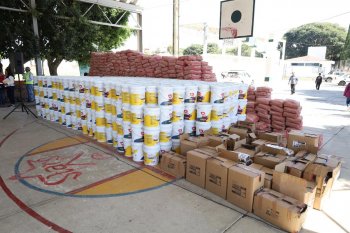 Entregan kits de construcción para espacios públicos en comunidades del sur de Puebla