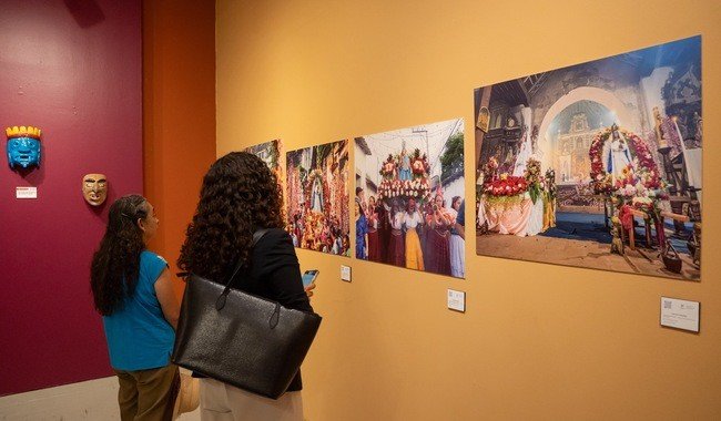 Exposición en CDMX muestra la Cofradía de las Flores y las Palmas de El Salvador