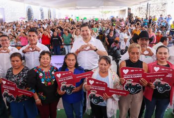 Entregan apoyos al campo y 32 obras comunitarias en Izúcar de Matamoros