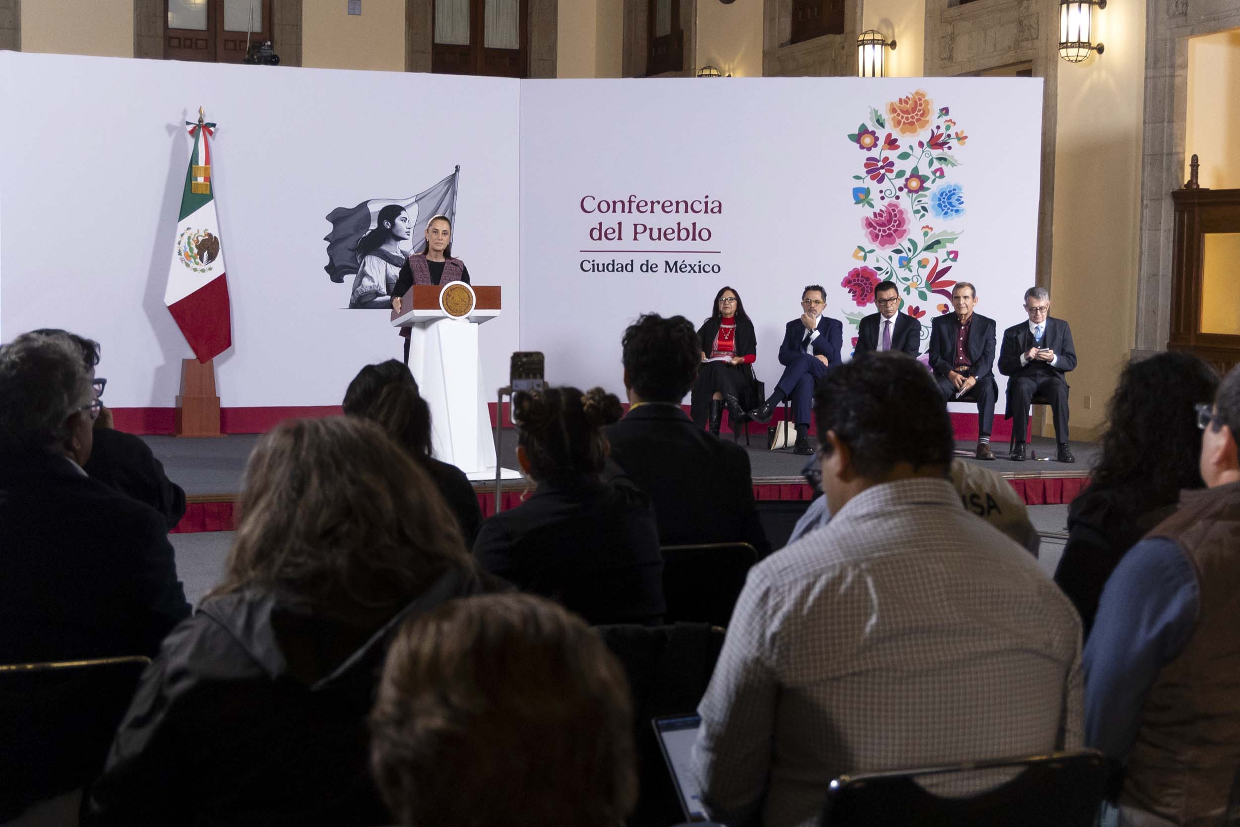 Gobierno y gasolineros extienden seis meses acuerdo para estabilizar gasolina y diésel