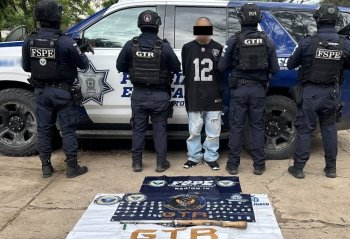 Detienen a hombre con arma artesanal y 84 dosis de cristal en Silao