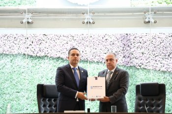 Ejecutivo de Colima entrega informe 2025-2026 al Congreso local