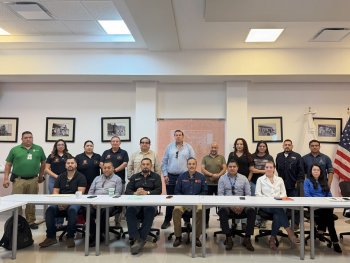 Amplían horario de cruce de tractocamiones en frontera Nuevo León-Texas