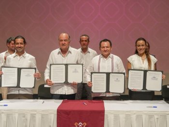 Foro en Mérida aborda internacionalización de economías locales y firma declaración sobre