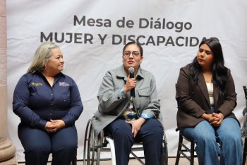 Mujeres con discapacidad comparten experiencias en mesa de diálogo en Zacatecas