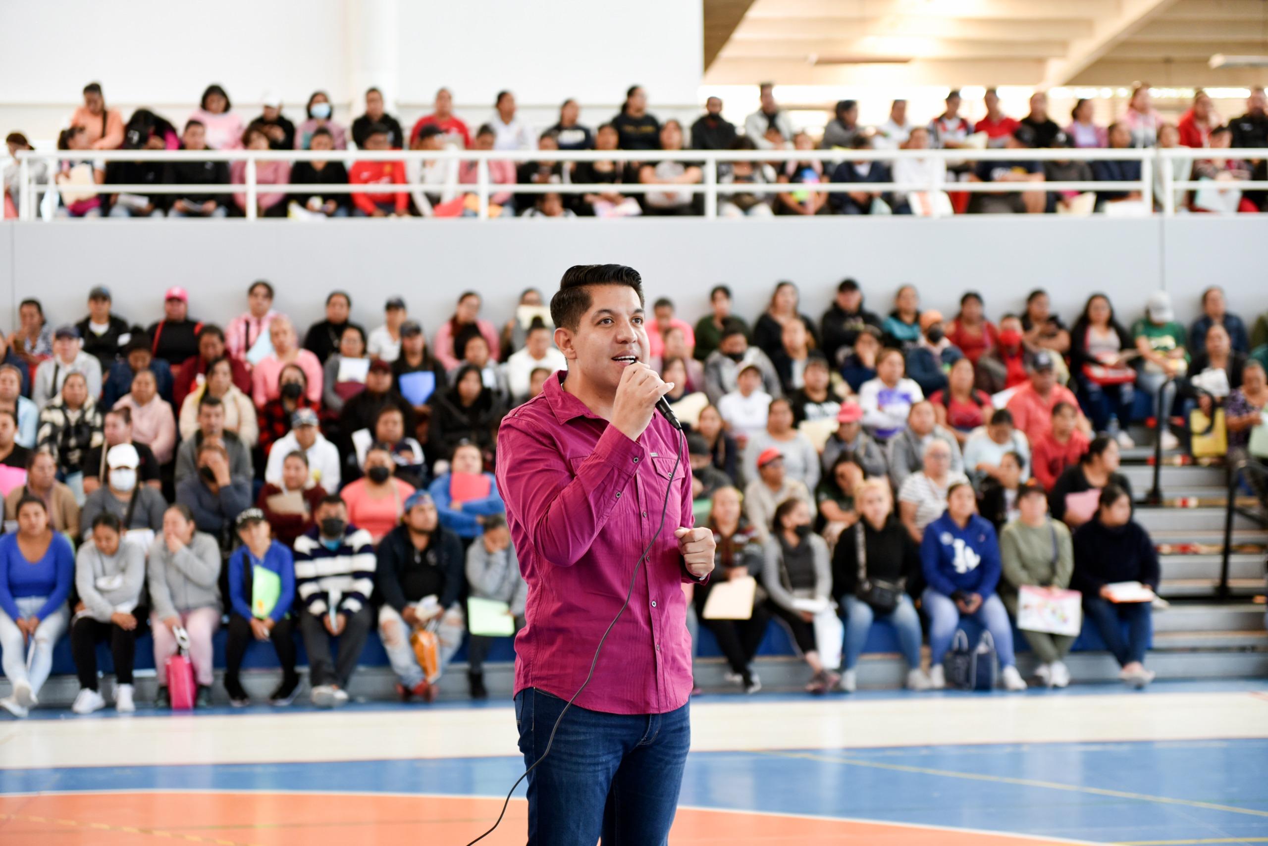 México enfrenta el reto educativo con más estudiantes en las aulas, más becas y mejores condiciones: Emmanuel Reyes