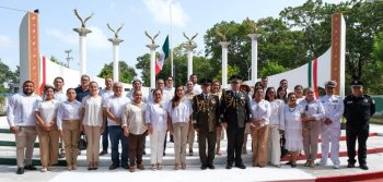Mara Lezama y el general Mondragón encabezan ceremonia por los Niños Héroes en Chetumal