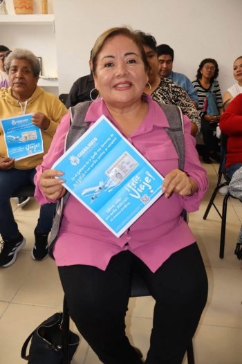 Guanajuato entrega visas a 22 familiares de migrantes para cobrar pensión del Social