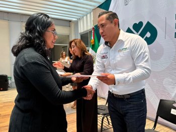 IPMP abre 2 mil espacios de formación para docentes de primaria en Puebla