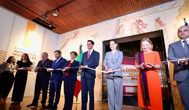 El Códice Azcatitlan se exhibe por primera vez en México desde 1840