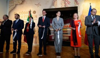 El Códice Azcatitlan regresa a México tras 186 años; estará en el Museo Nacional de