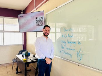 Entregan 100 plazas a maestros de inglés en Aguascalientes