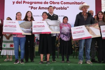 Gobernador de Puebla entrega 842 apoyos del campo y 101 obras en Zacatlán
