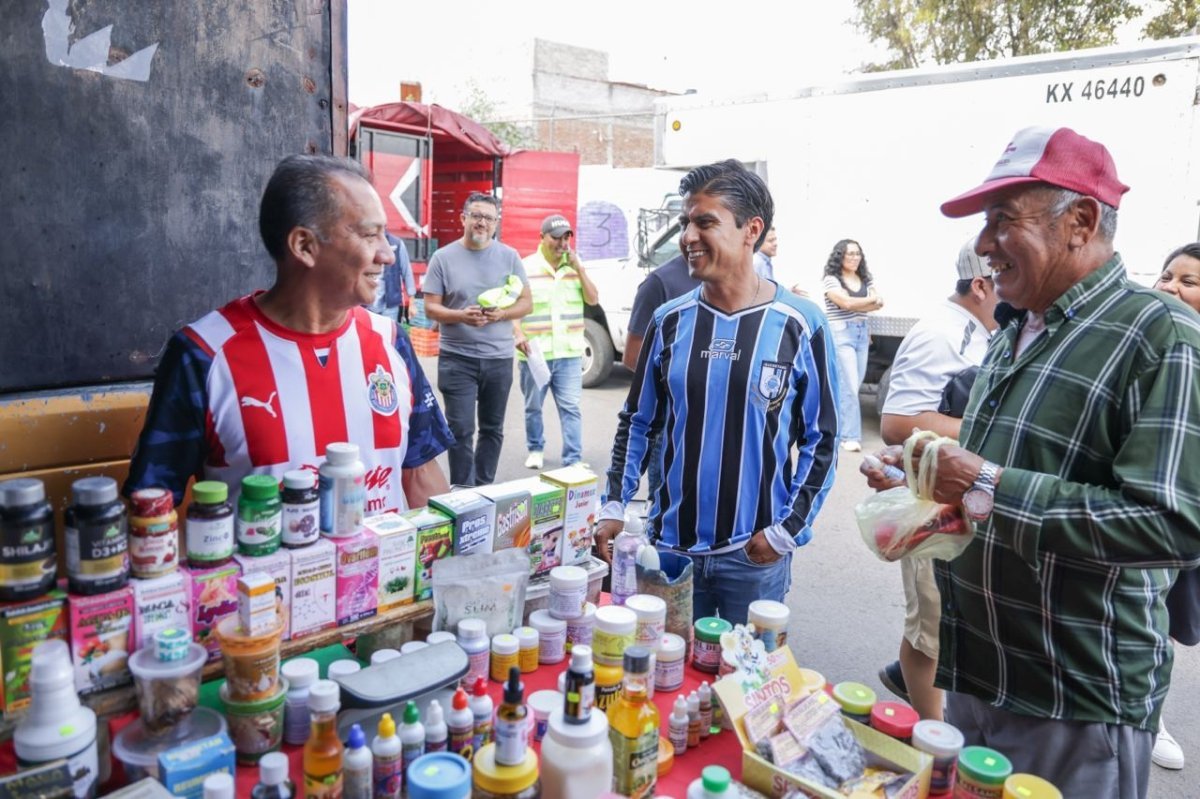Inversión de 15.8 mdp en obras beneficia a 328 personas en el tianguis Presidentes de