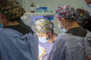 Realizan jornada de cirugías reconstructivas para 17 niños con fisura labio palatina en