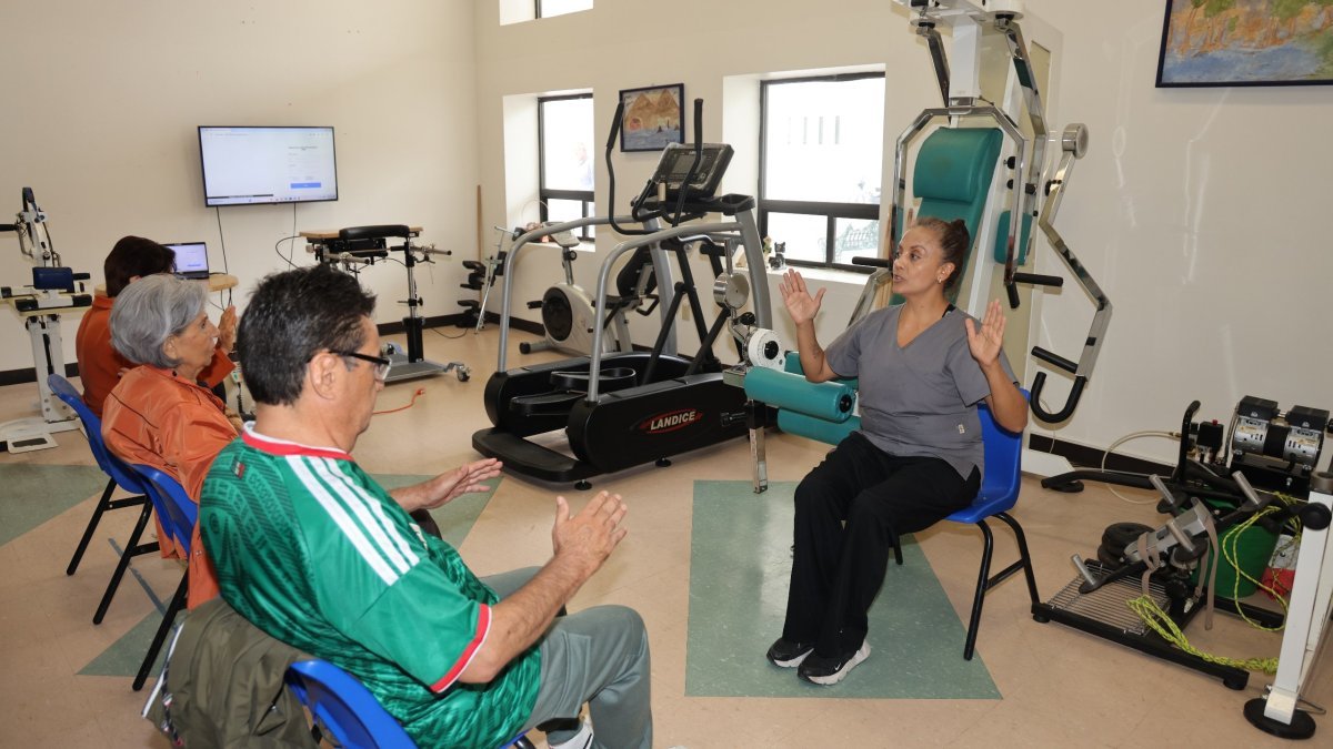 CRIQ atiende a 450 personas al día en rehabilitación, informa el SEDIF
