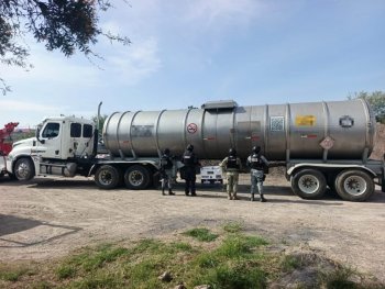 Aseguran 12 mil litros de hidrocarburo y vehículos robados en Villagrán