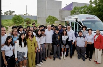CECyTE BCS entrega unidad de transporte al plantel de Cabo San Lucas