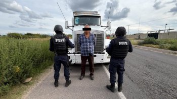 Aseguran 25 toneladas de cerveza sin documentación en Coroneo; hay dos detenidos