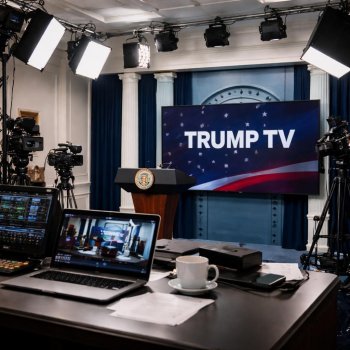 Casa Blanca lanza Trump TV, su canal 24/7 en YouTube, tras vetar a CNN, Politico y MS NOW