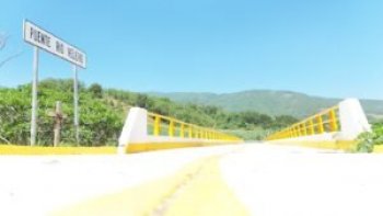 Construyen puente Río Velero en Ayutla de los Libres con inversión de 18.7 mdp