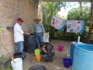 Productores de Sabana Grande aprenden a elaborar biofertilizante Supermagro