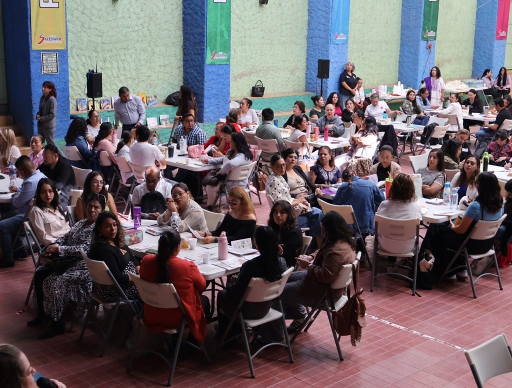 175 docentes participan en foro regional para fortalecer la alfabetización inicial en León