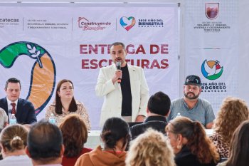 Entregan 138 escrituras a familias de Jerez y Lomas del Pedregal en Zacatecas