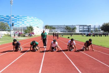 Estudiantes de la UDEP destacan en atletismo y suman podios en competencias nacionales
