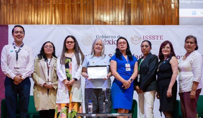 ISSSTE e IPN capacitan sobre demencias; reconocen a Clínica Coyoacán por apoyo a pacientes