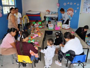 Secretario de Educación visita dos CCAPI en León y el CETIS 21