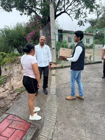 Entregan despensas en San Isidro, Arroyo Seco, como parte del programa "Nosotros Vamos"