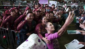 Sheinbaum informa inversión de más de 50 mil mdp en Michoacán; destaca becas desde primaria hasta universidad