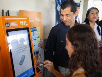 Agua y Drenaje de Monterrey instala kioscos de pago en estaciones Sendero y Cuauhtémoc de Metrorrey