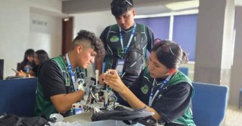 Estudiantes de Telebachilleratos UVEG ganan RoboRAVE en El Salvador y certamen estatal Ingenios