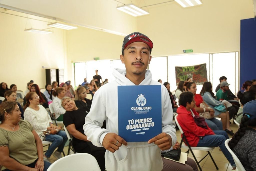 112 emprendedores de Moroleón y Uriangato reciben 7 mil pesos de "Creemos en Ti"