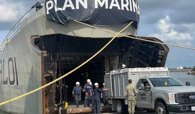 Armada despliega buques y 2,000 despensas para auxiliar a damnificados por el huracán Polo en BCS y Sonora