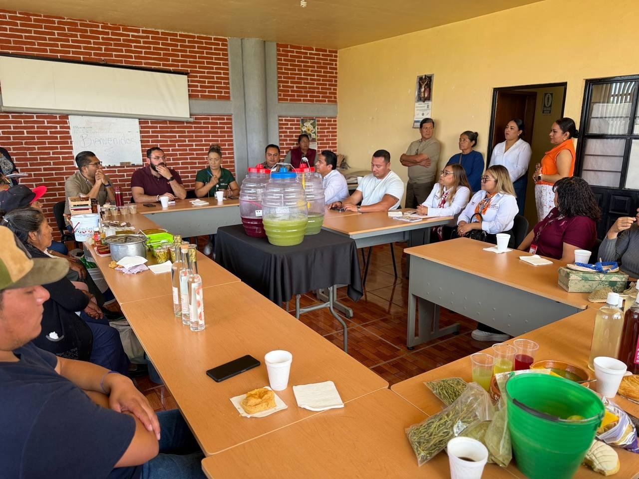 SEDETRA y UPAM buscan vincular a productores de nopal y tuna de Acatzingo con marca Puebla Cinco de Mayo