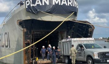 Armada despliega buques y 2,000 despensas para auxiliar a damnificados por el huracán Polo en BCS y Sonora