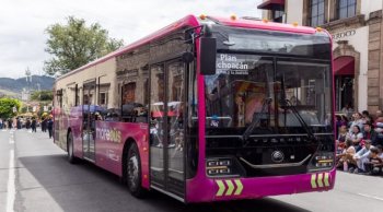 Morebús y teleférico participan en el desfile por el natalicio de Morelos en Morelia