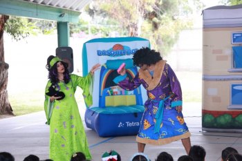 SEDIF y Tetra Pak presentan obra de teatro "Ponte Pilas" en escuelas de Corregidora
