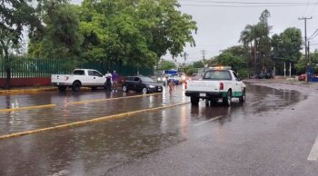 Suspenden clases en 7 municipios de Michoacán por huracán Rachel