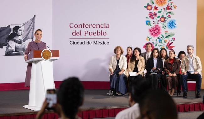 Sheinbaum aclara que reforma al 403 Bis no sanciona memes ni sátira política, sino fraudes con imagen de gobierno